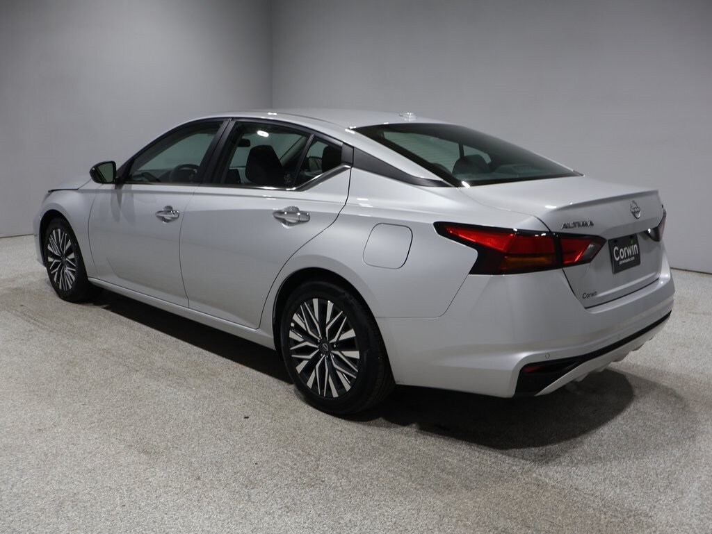 2024 Nissan Altima 2.5 SV photo 4