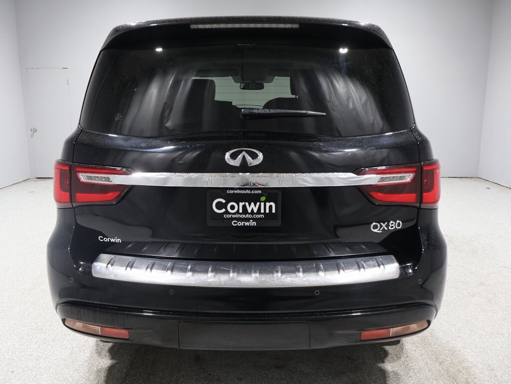 2019 Infiniti QX80 Luxe photo 2