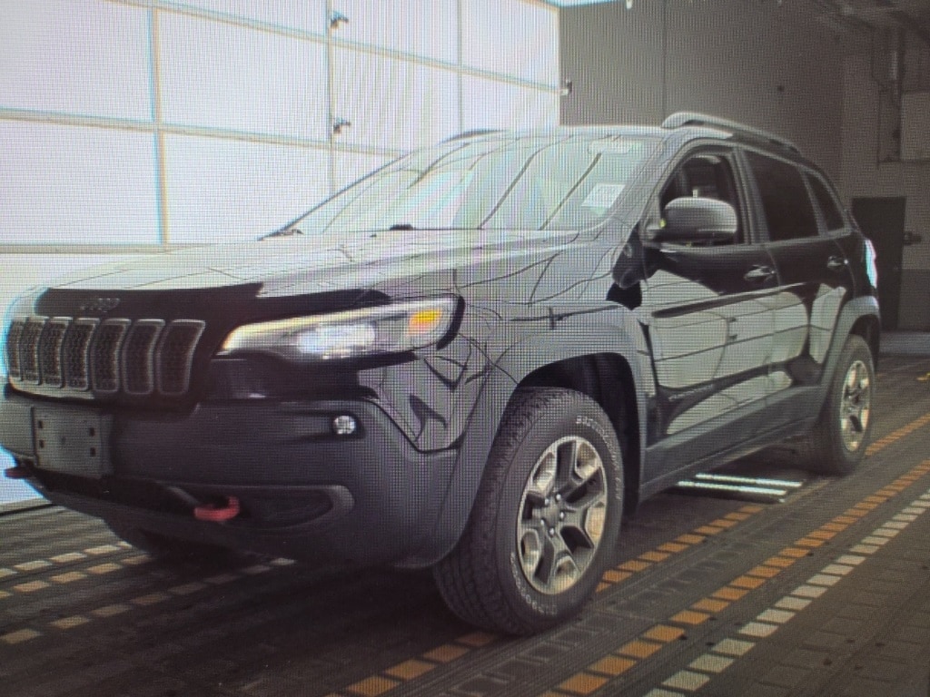Used 2019 Jeep Cherokee Trailhawk with VIN 1C4PJMBN7KD219674 for sale in Fargo, ND