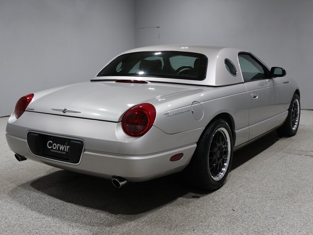2004 Ford Thunderbird photo 2