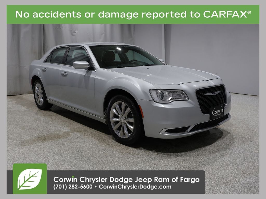 2019 Chrysler 300 Touring