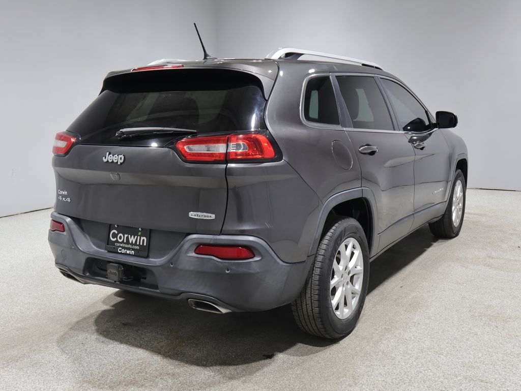Used 2015 Jeep Cherokee Latitude with VIN 1C4PJMCS2FW533988 for sale in Fargo, ND