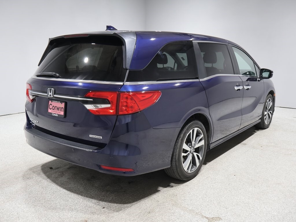 2023 Honda Odyssey Touring photo 2