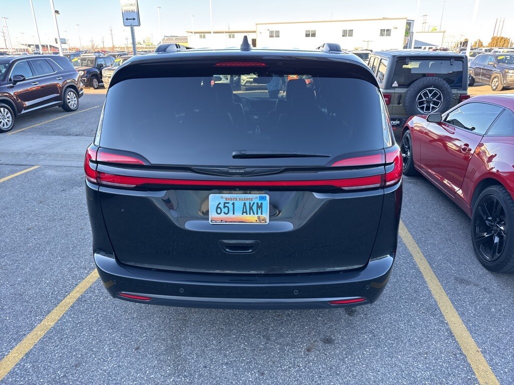 2022 Chrysler Pacifica Limited photo 4