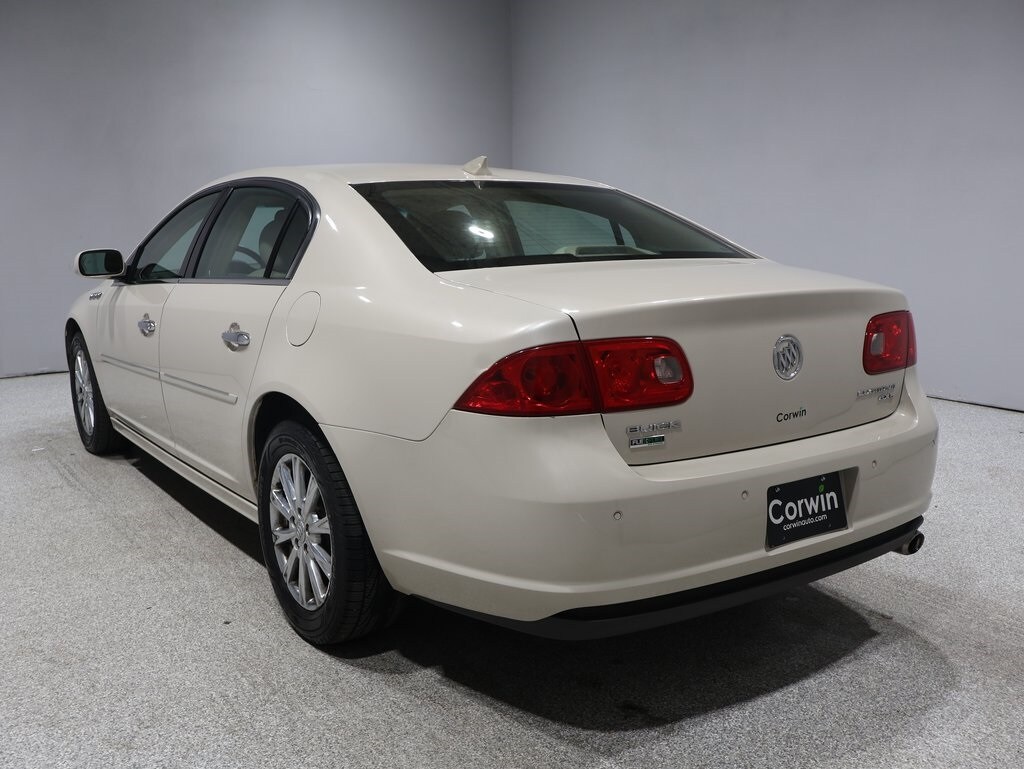 2011 Buick Lucerne CXL photo 3