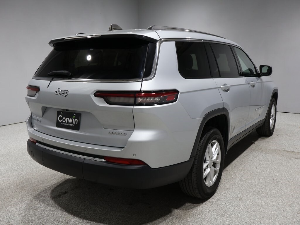 2023 Jeep Grand Cherokee Laredo photo 2