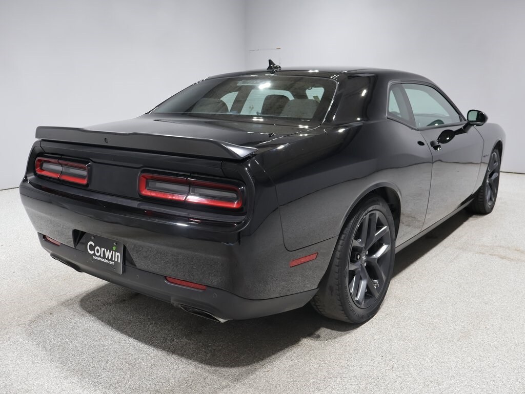 2022 Dodge Challenger R/T photo 2