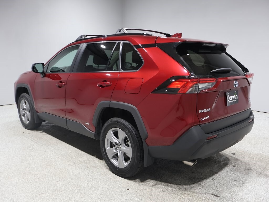 2023 Toyota RAV4 Hybrid LE photo 4