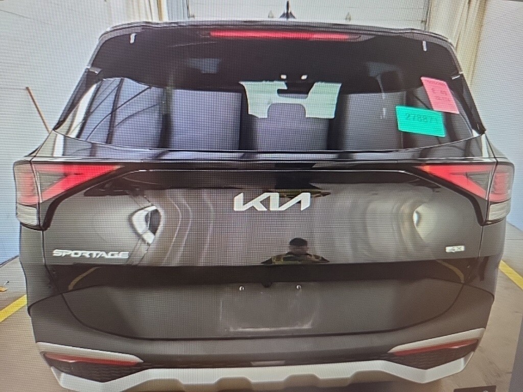 2024 Kia Sportage LX photo 3