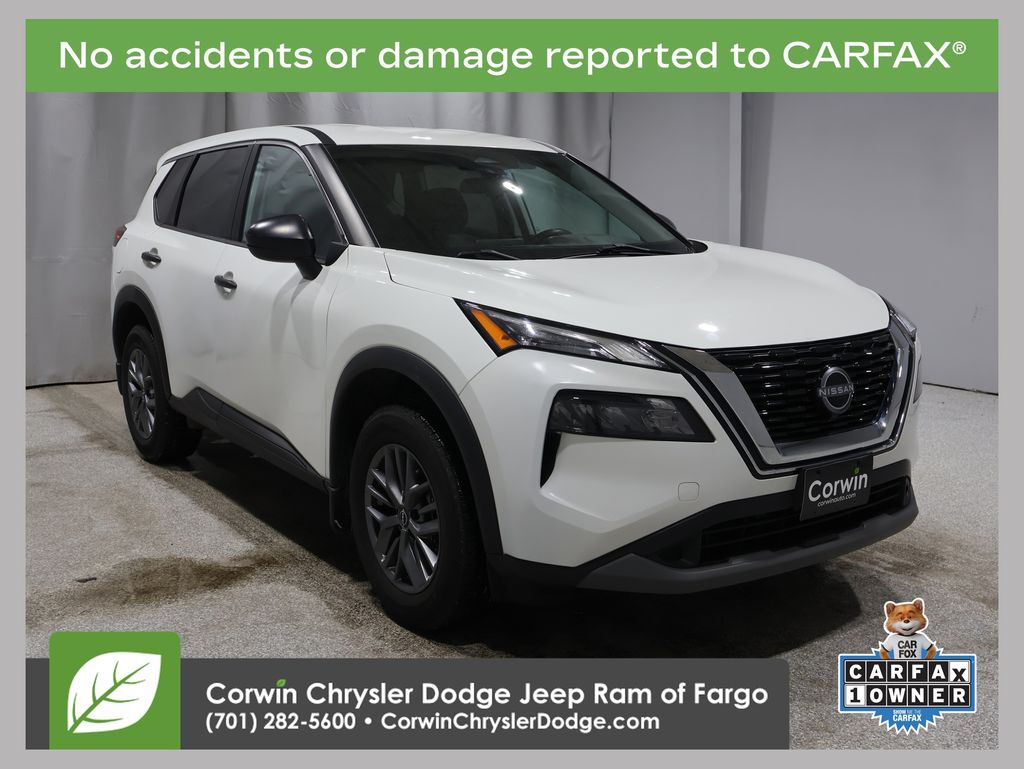 2022 Nissan Rogue S's photo