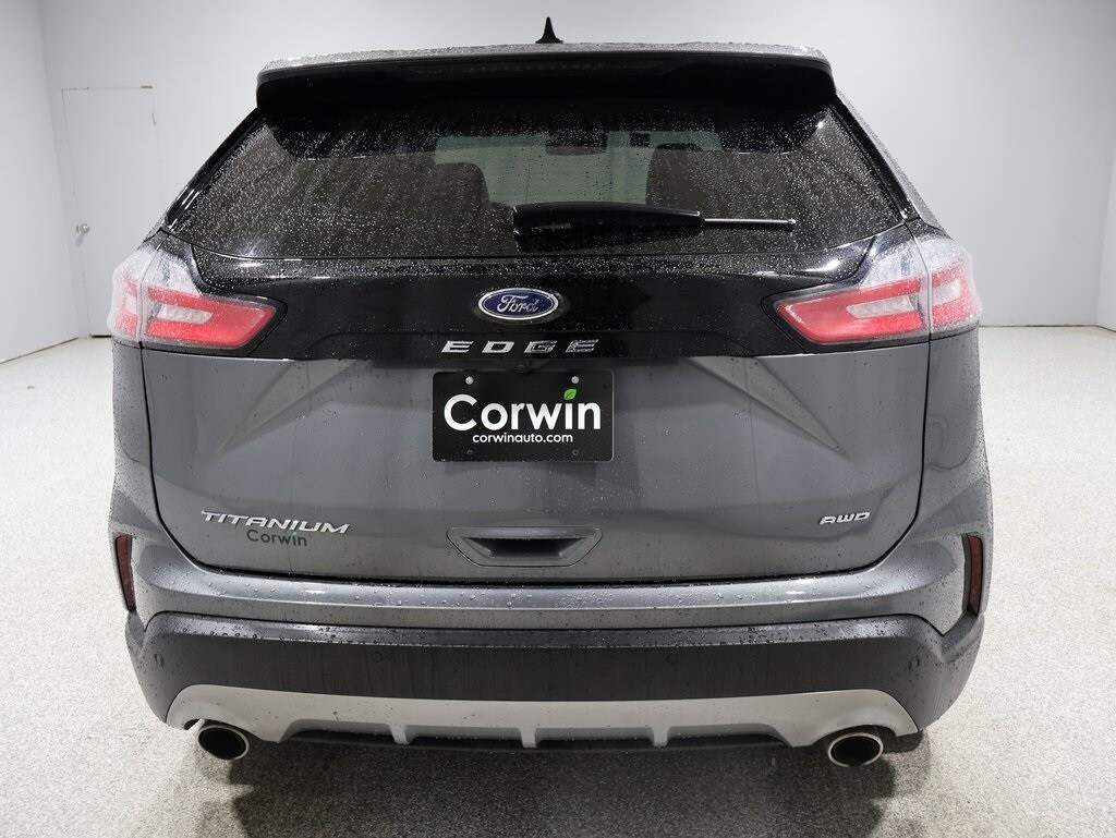 2024 Ford Edge Titanium photo 3