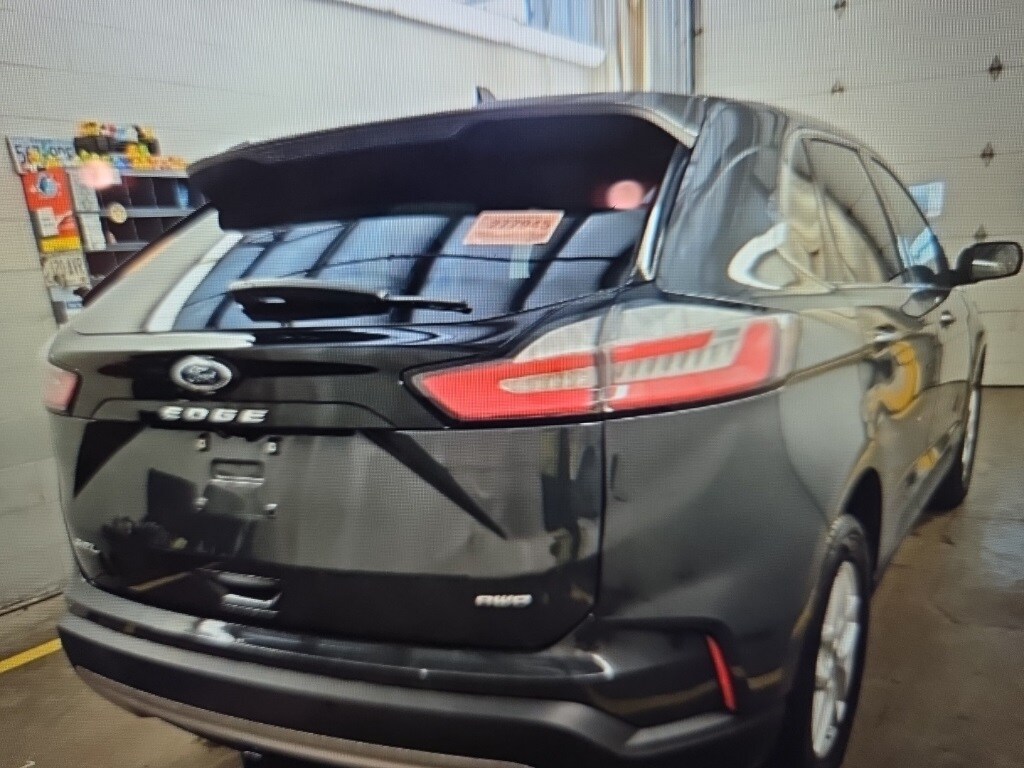 2021 Ford Edge SEL Sport photo 4