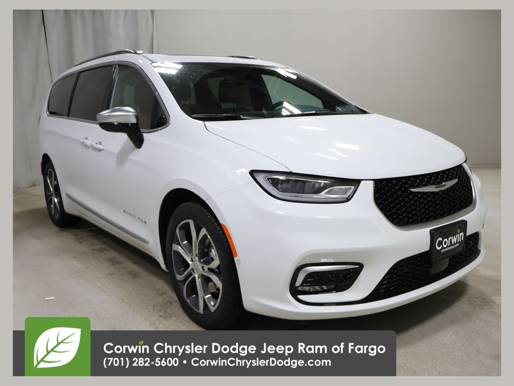 2026 Chrysler Pacifica Pinnacle's photo