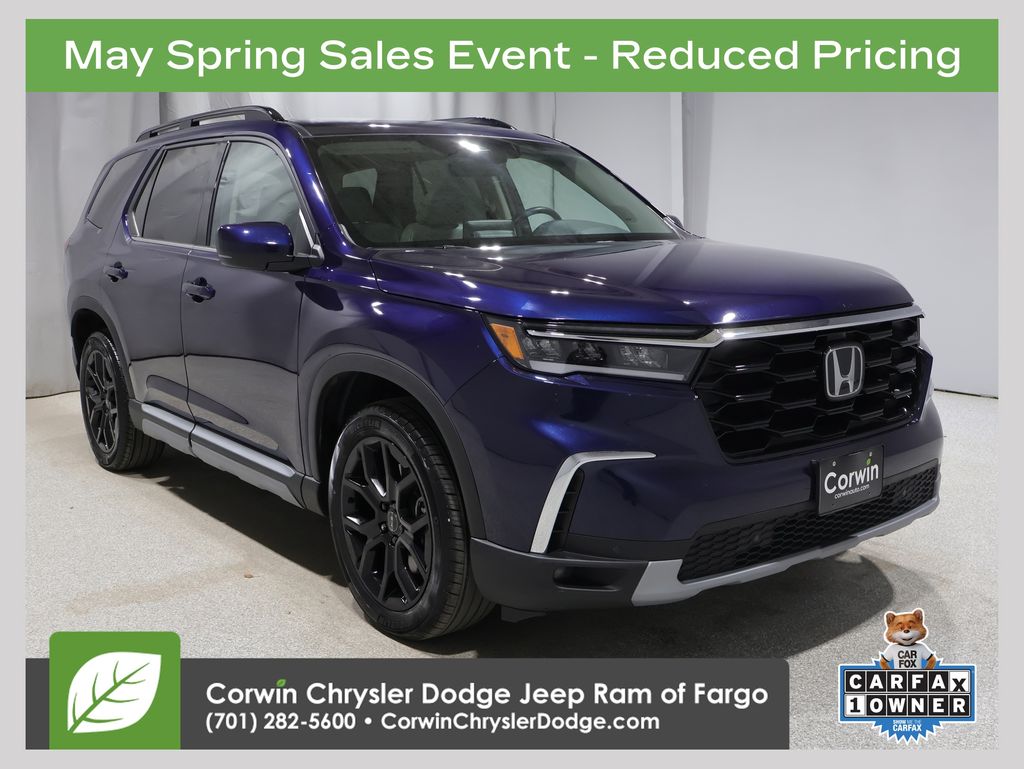 2025 Honda Pilot Touring AWD's photo