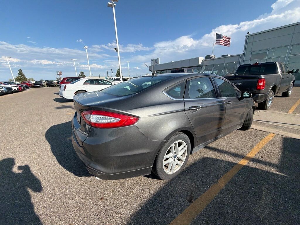 Used 2016 Ford Fusion SE Sedan