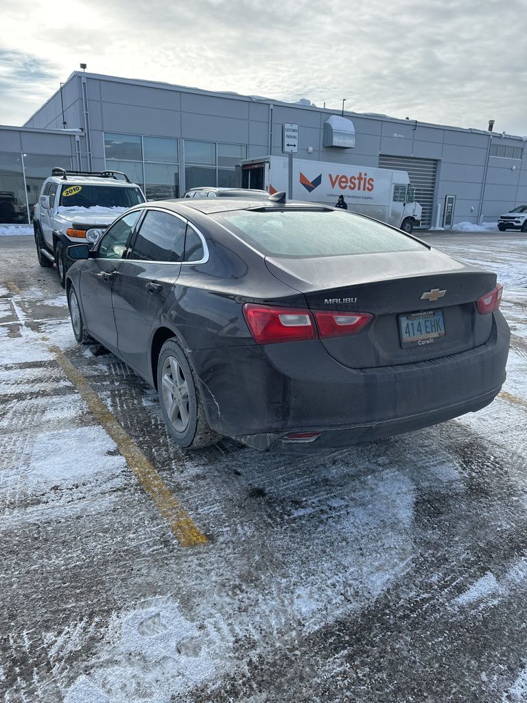 2020 Chevrolet Malibu LS photo 3