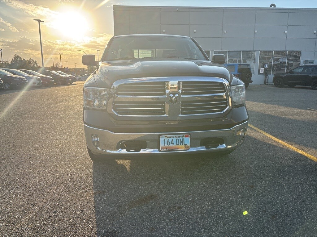 2013 Ram 1500 SLT photo 2