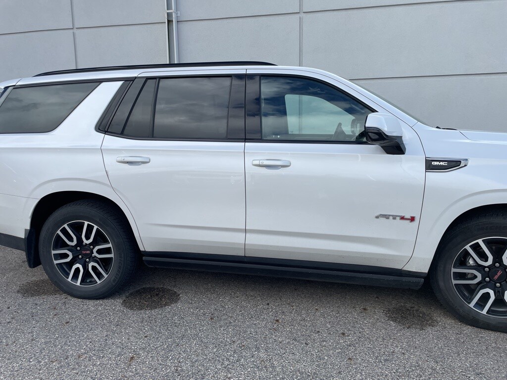 2022 Gmc Yukon AT4 photo 2