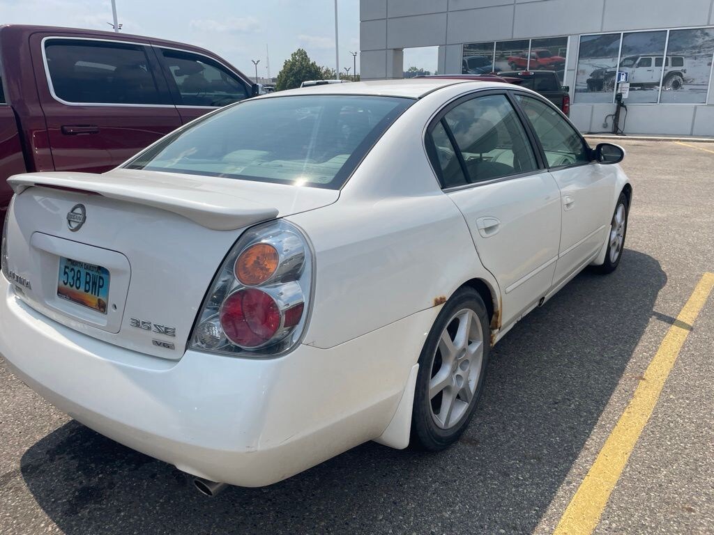 Used 2003 Nissan Altima 3.5 SE Sedan