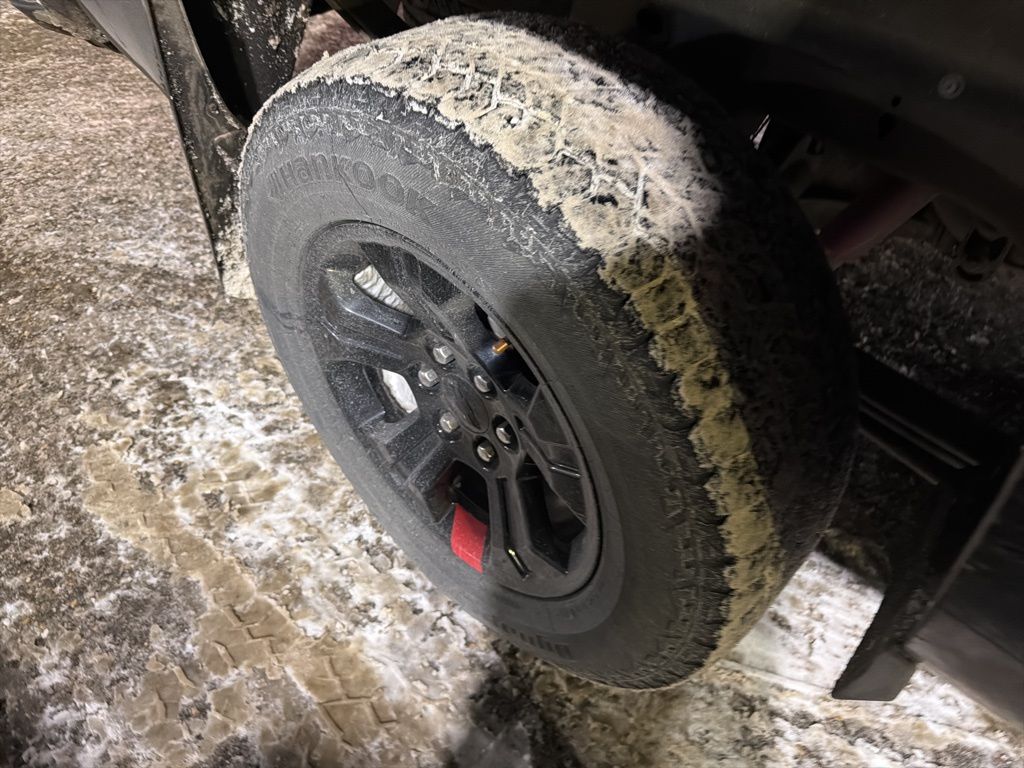 2016 Chevrolet Silverado 1500 LT photo 2