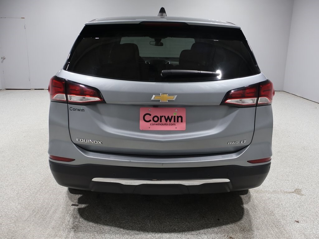 2024 Chevrolet Equinox photo 2