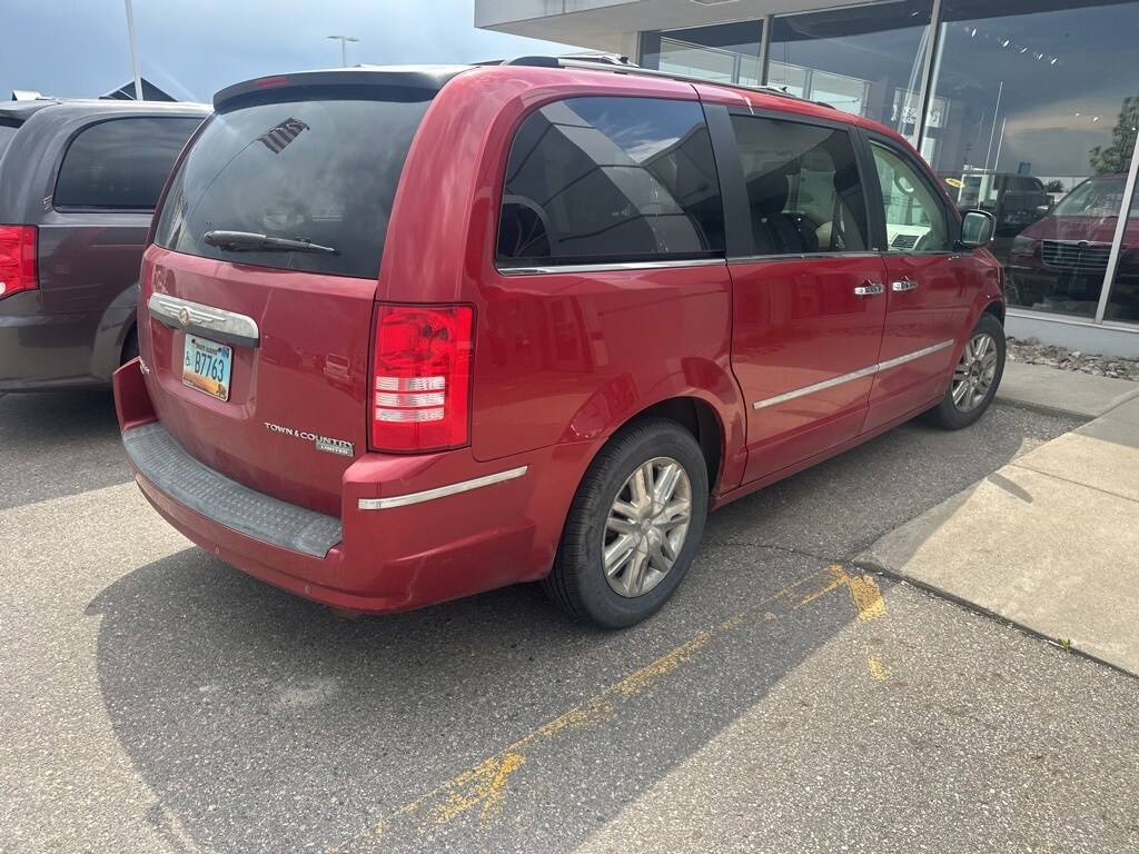 Used 2009 Chrysler Town & Country Limited with VIN 2A8HR64X79R626515 for sale in Fargo, ND
