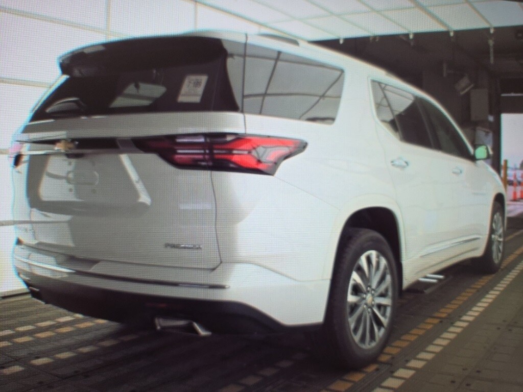 2023 Chevrolet Traverse Premier photo 3