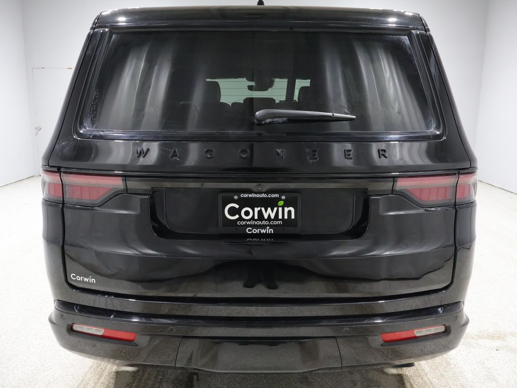 2024 Jeep Wagoneer L photo 2