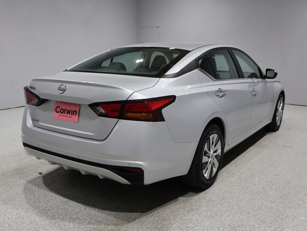 2024 Nissan Altima S photo 2