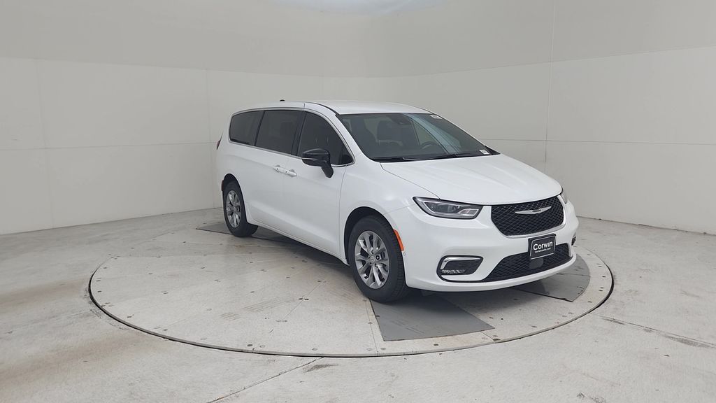 2026 Chrysler Pacifica photo 3