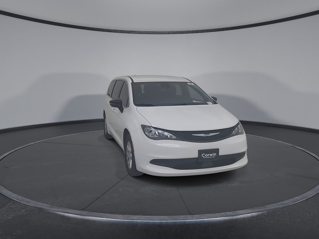 2026 Chrysler Voyager LX photo 4