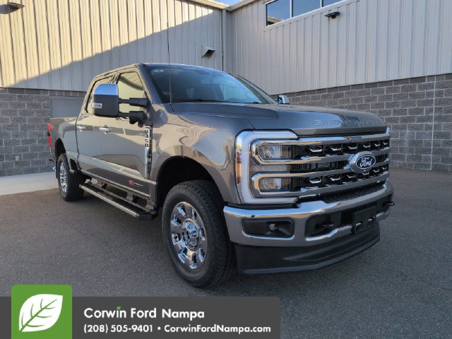 2027 Ford F-350 Lariat Truck Crew Cab