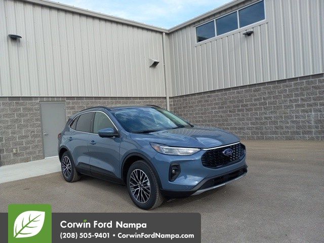 2025 Ford Escape PHEV's photo