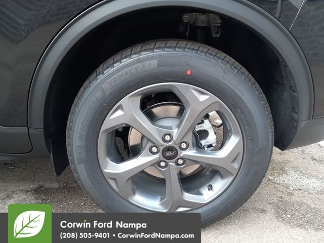 2026 Ford Escape ST-Line photo 2