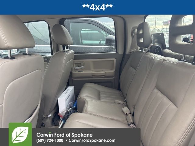 2005 Dodge Dakota Laramie Sport photo 3
