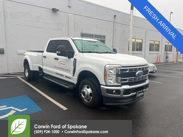 2023 Ford F-350 Super Duty XLT's photo