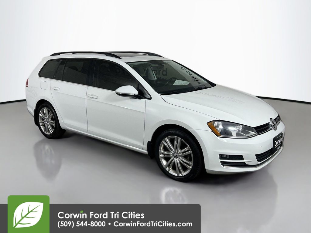 2015 Volkswagen Golf SportWagen TDI SE's photo
