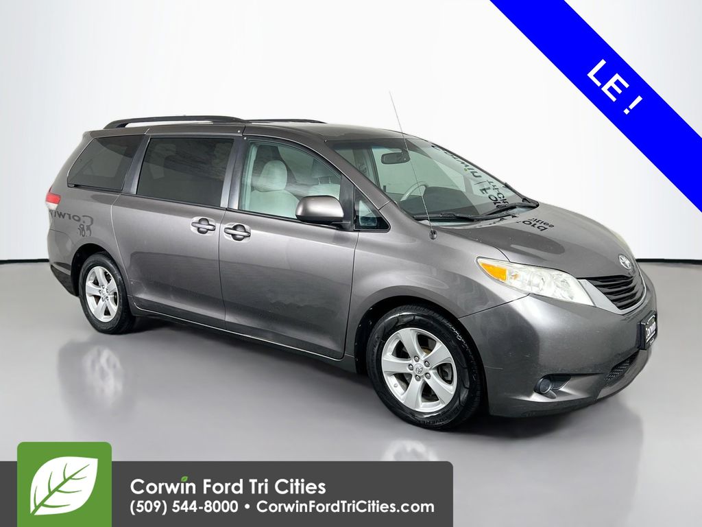 2013 Toyota Sienna LE
