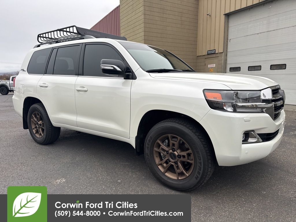 2021 Toyota Land Cruiser Heritage Edition's photo