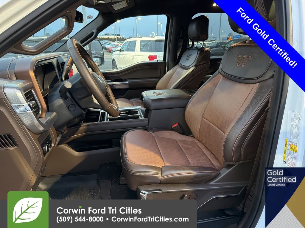 2025 Ford F-450 photo 3