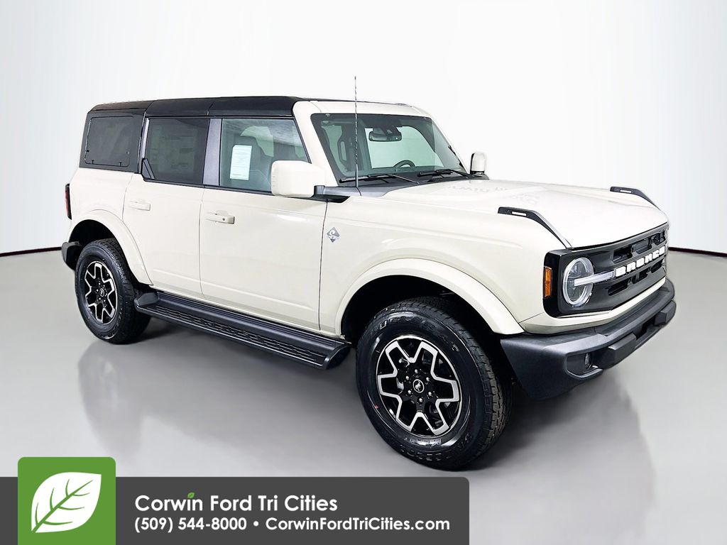 2025 Ford Bronco 4-Door Outer Banks's photo