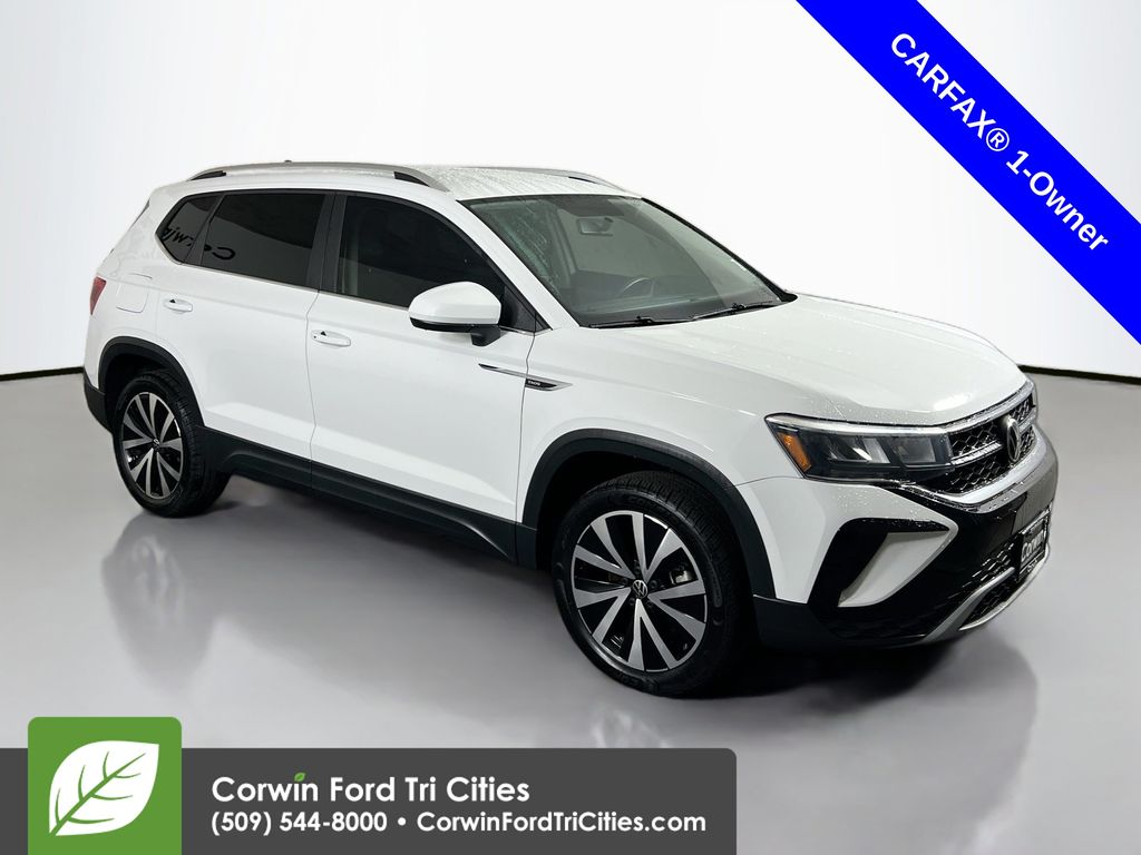 2022 Volkswagen Taos SE's photo