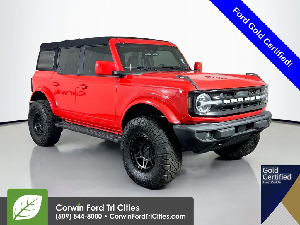 2023 Ford Bronco 4-Door Outer Banks's photo