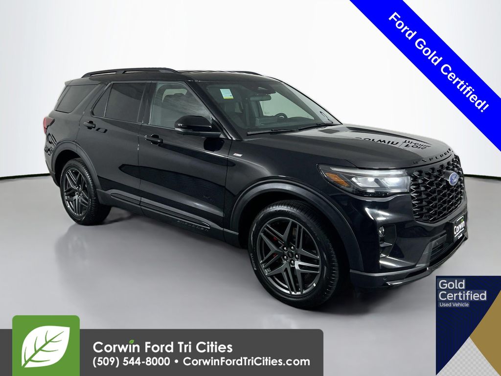 2025 Ford Explorer ST-LINE's photo