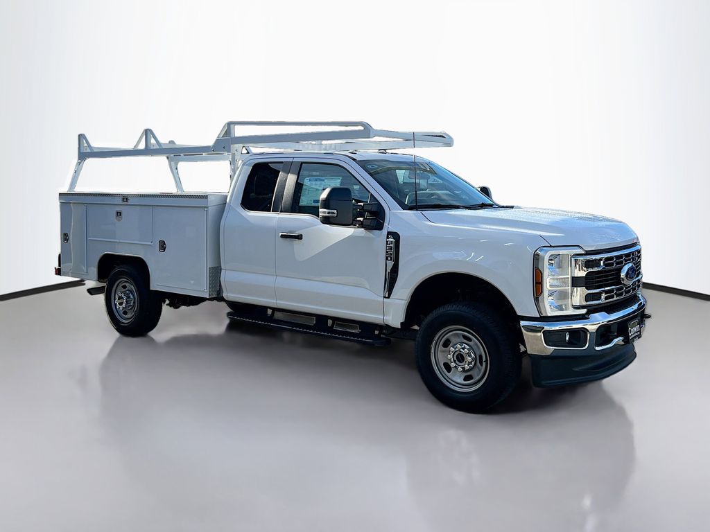 2026 Ford F-350 Super Duty Chassis Cab