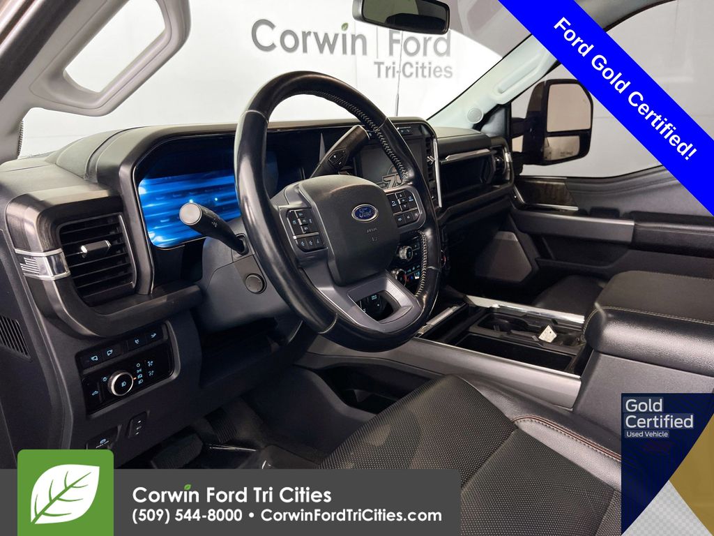 2023 Ford F-350 photo 3