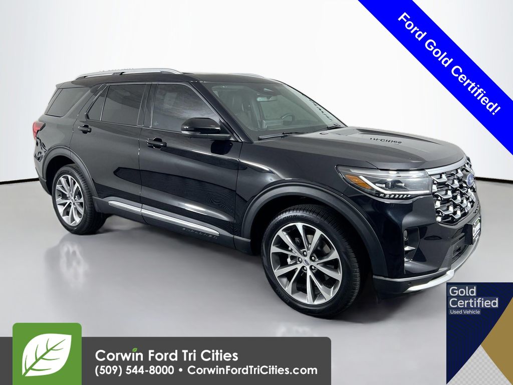 2025 Ford Explorer Platinum's photo