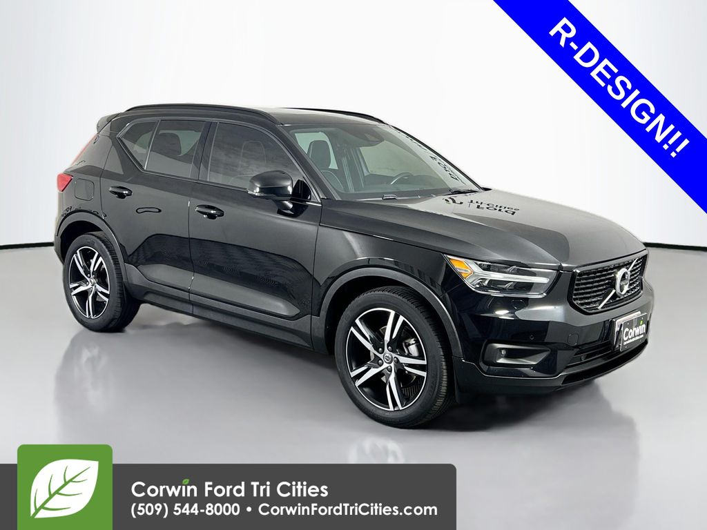2021 Volvo XC40