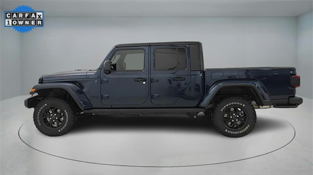 Used 2025 Jeep Gladiator Willys Truck