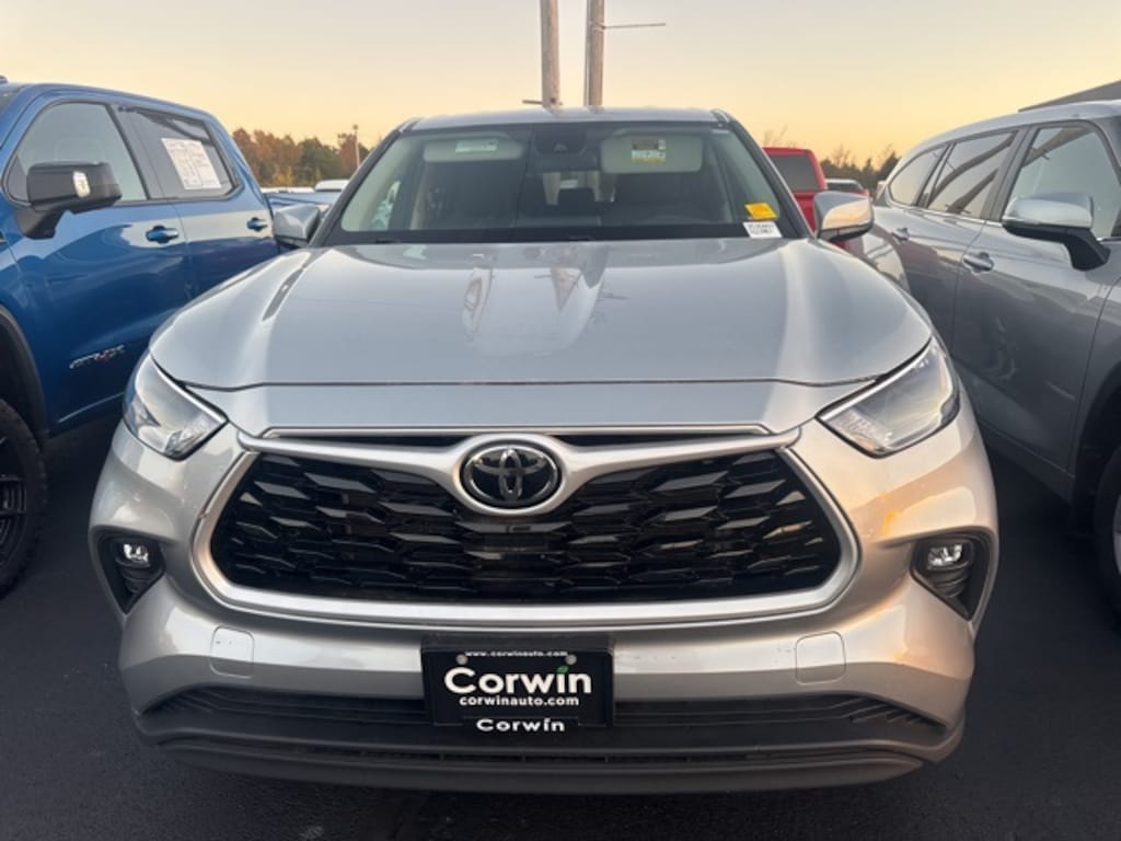 Used 2024 Toyota Highlander SUV
